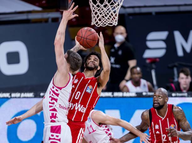 维尼修斯凭 维尼修斯凭