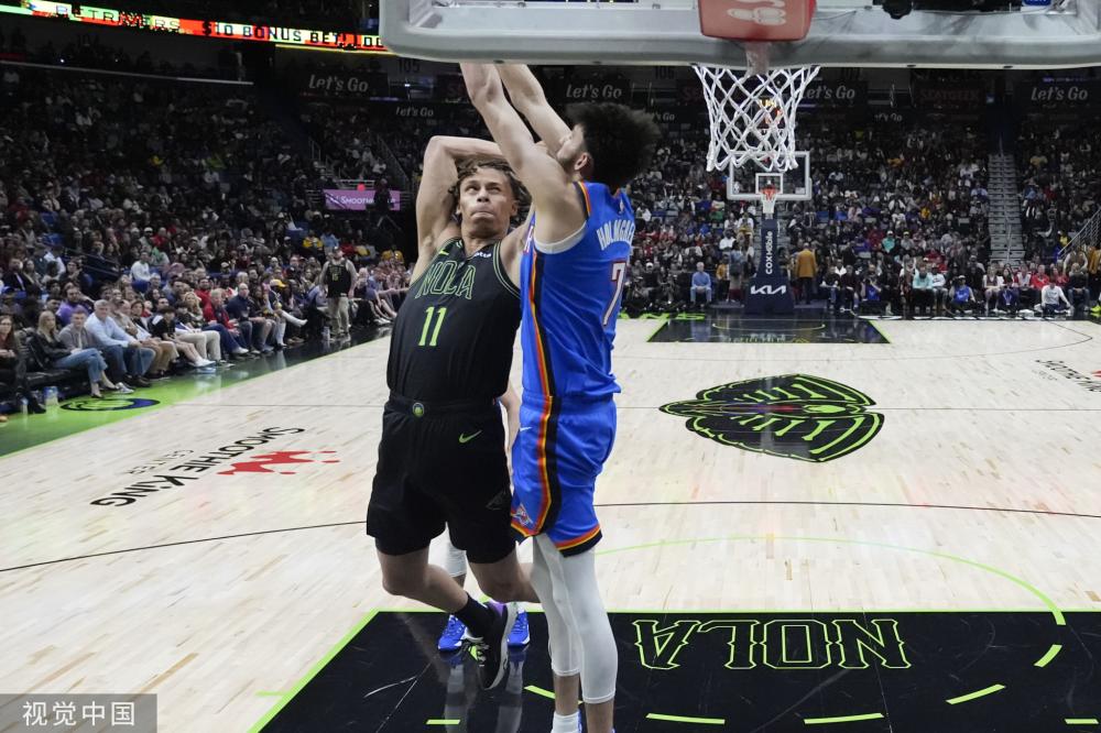 比如足球明 比如足球明